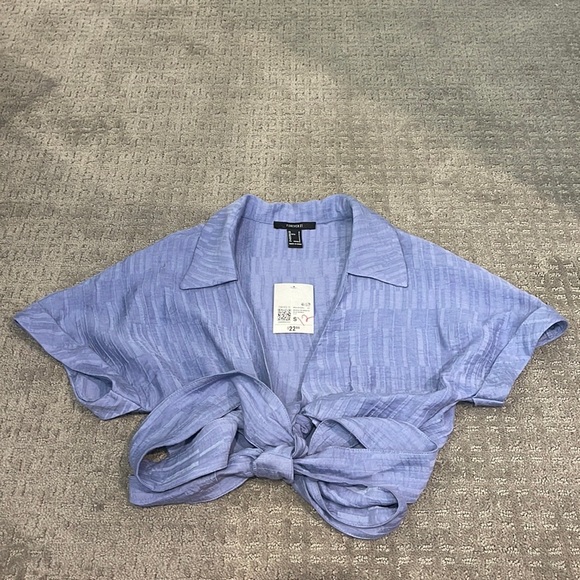 Cropped lose tie shirt - Picture 3 of 4